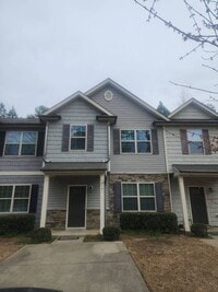 Building Photo - Lovely Townhouse