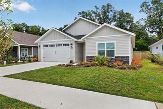 Building Photo - 1075 SW 66th Ter