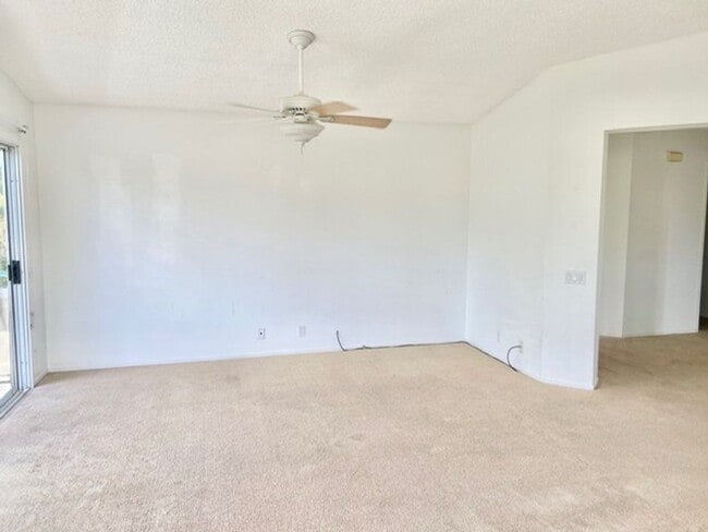 Building Photo - 2 bedroom 2 bath in the Arbors at Ewa Gentry. With 2 car garage!