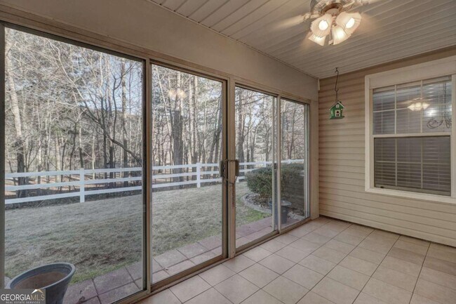 Building Photo - 601 Ridgefield Dr