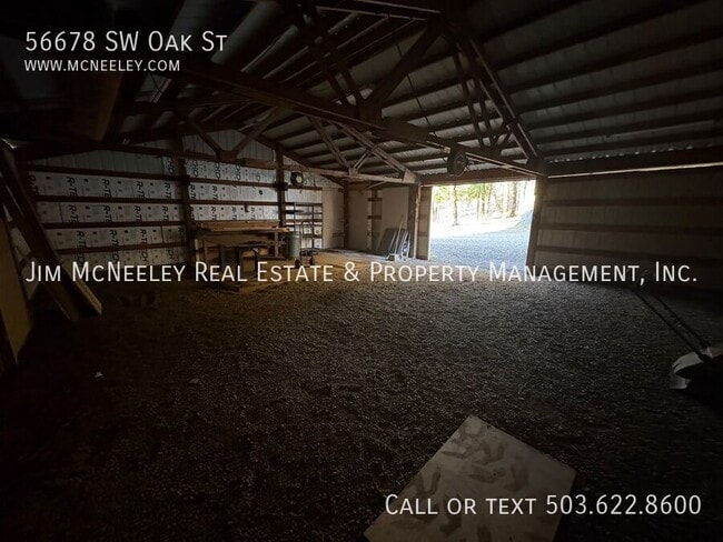 Building Photo - 56678 SW Oak St