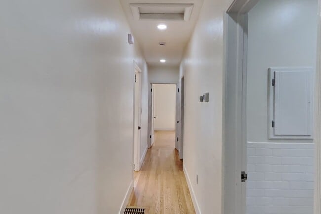 Building Photo - Charming Land Park Cottage – A Hidden Gem in the Heart of the City