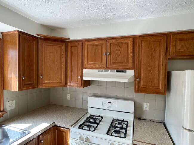 Building Photo - 2139 Tennyson St NW