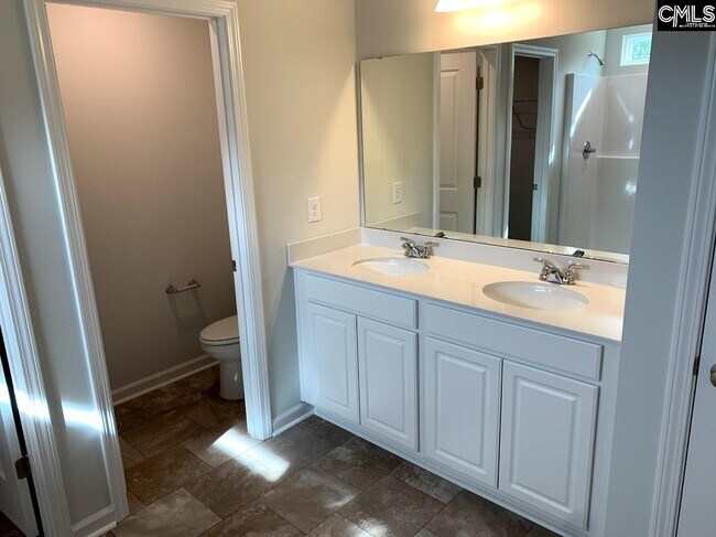 Building Photo - 216 Freeman Dr