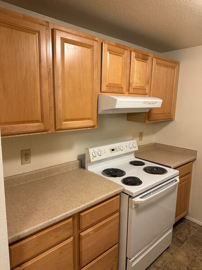 Building Photo - 3 bed/ 2 bath condo in Lynnwood!