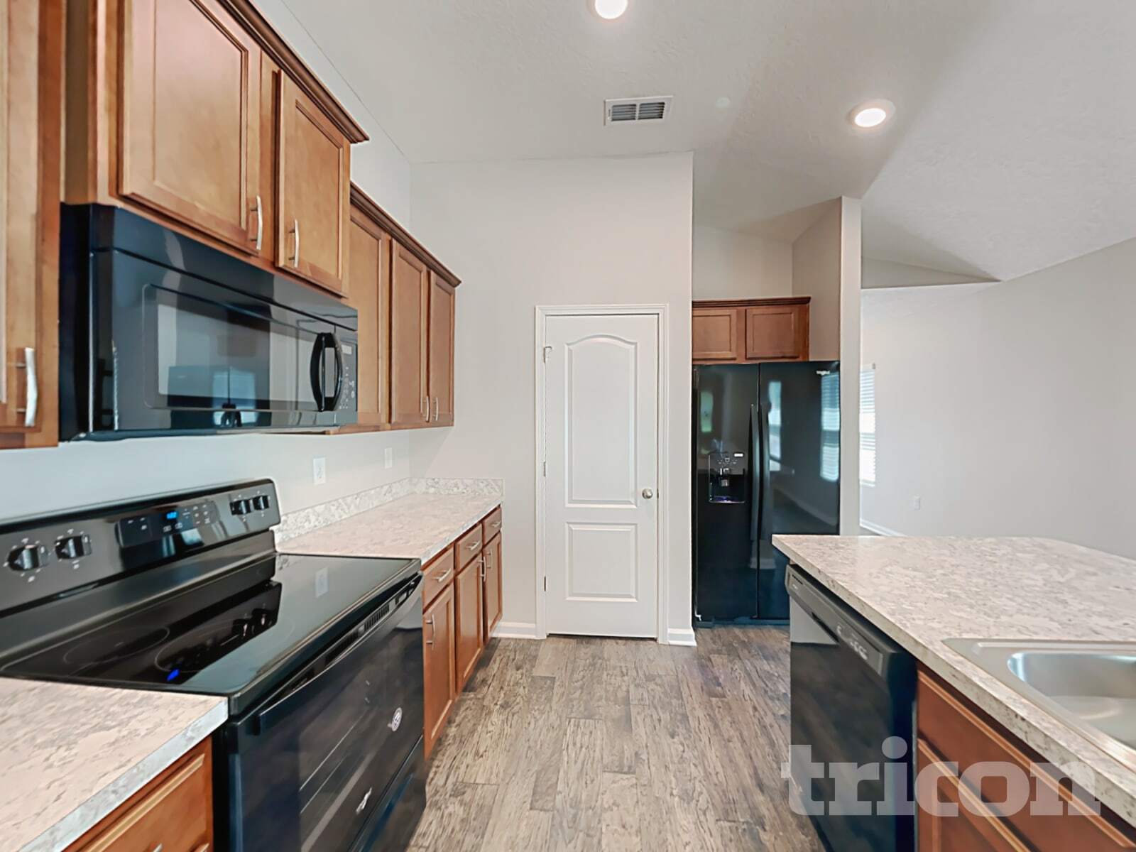 Building Photo - 8048 Meadow Walk Ln