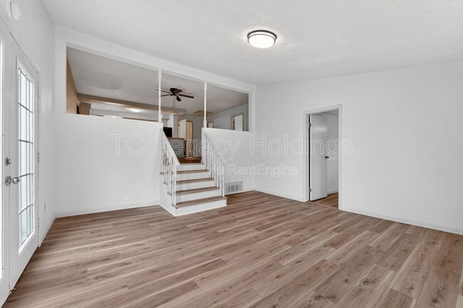 Building Photo - 301 Chew St