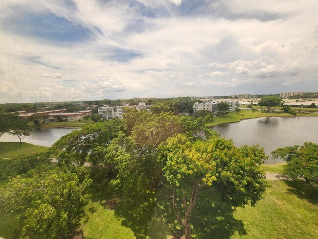 Building Photo - 14671 Bonaire Blvd