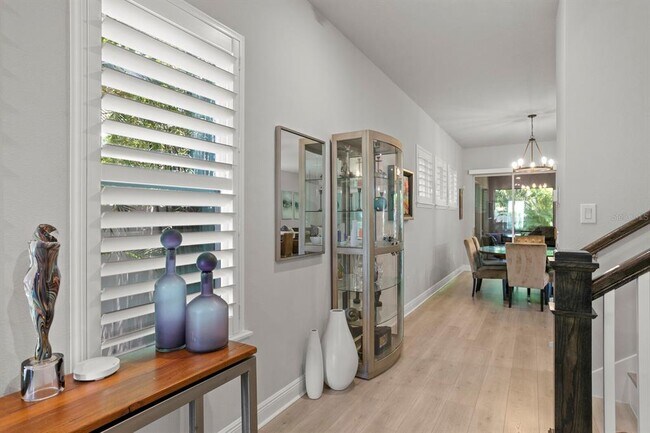 Building Photo - 408 S Matanzas Ave