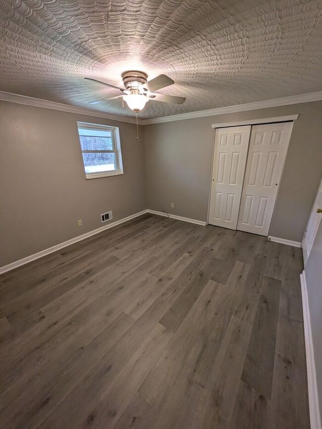 Building Photo - 2BD/1BA Unit in Hickory