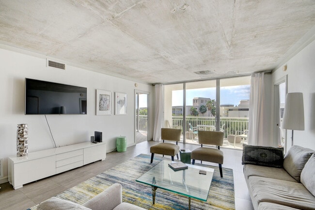 Building Photo - 2780 S Ocean Blvd
