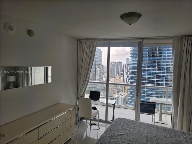 Building Photo - 485 Brickell Ave
