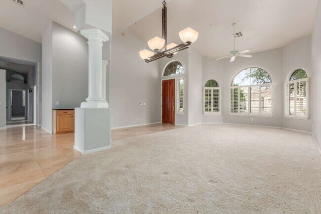 Building Photo - "Discover Your Dream Oasis: Spacious 4-Bedroom Retreat in Scottsdale's Paradise Drive!"