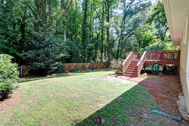 Building Photo - 2968 Fantasy Ln