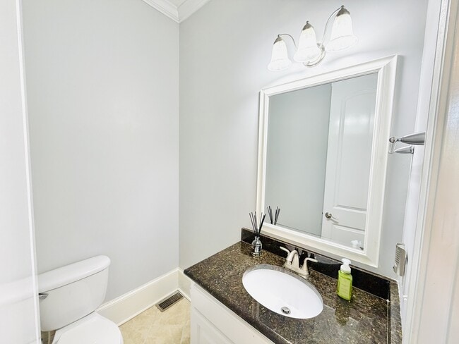 Building Photo - 33 Golden Spur Ln