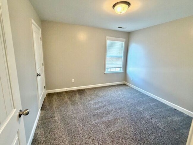 Building Photo - Now Leasing a 4-bedroom 2.5 bath home in Walls, MS @ Mallard Park