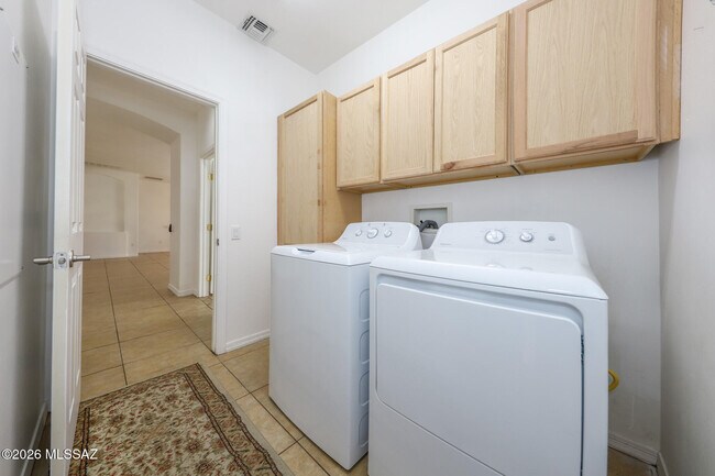Building Photo - 10401 Yew Pl