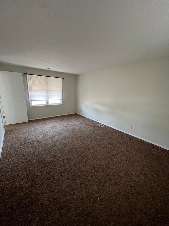 Building Photo - 152 N 37th St