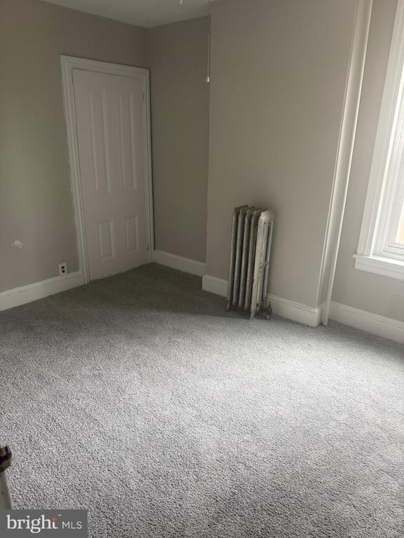 Building Photo - 641 Astor St