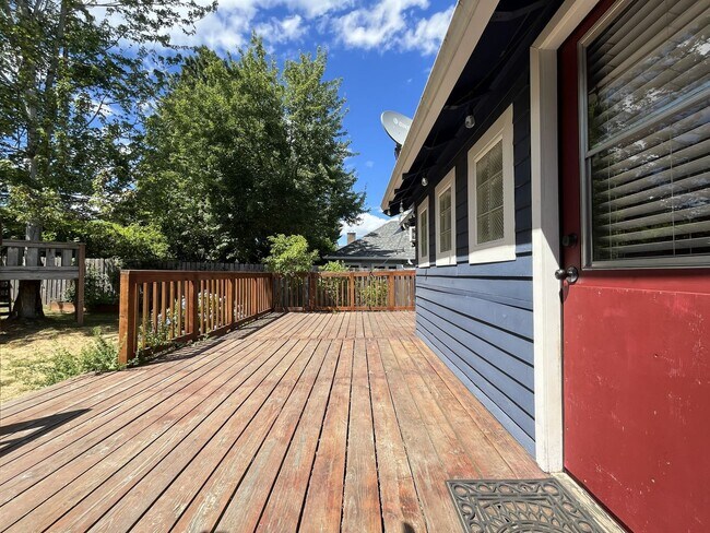 Building Photo - Charming Classic Two-Bedroom Portland Home with Bright Living Spaces, Updated Kitchen & Bonus Bas...