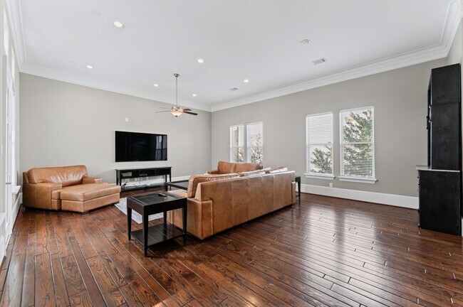 Building Photo - 1306 Hawthorne St