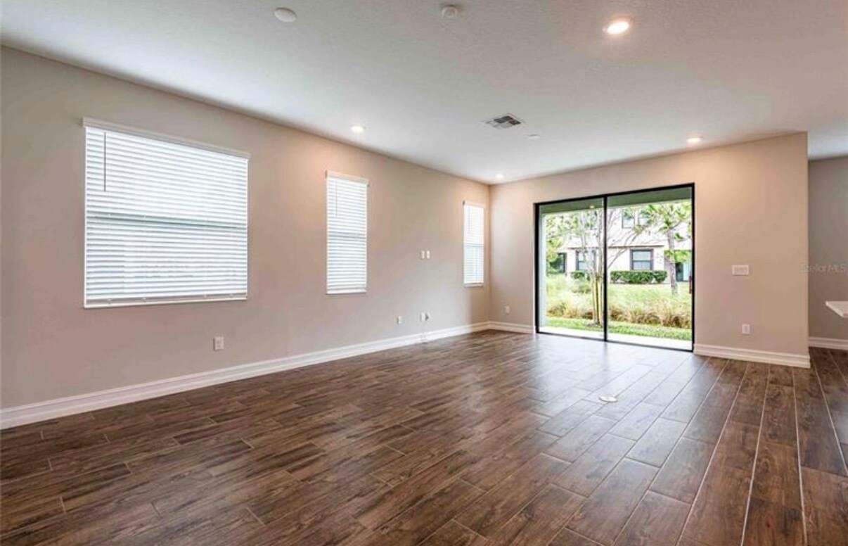 Building Photo - 4655 Almada Ln