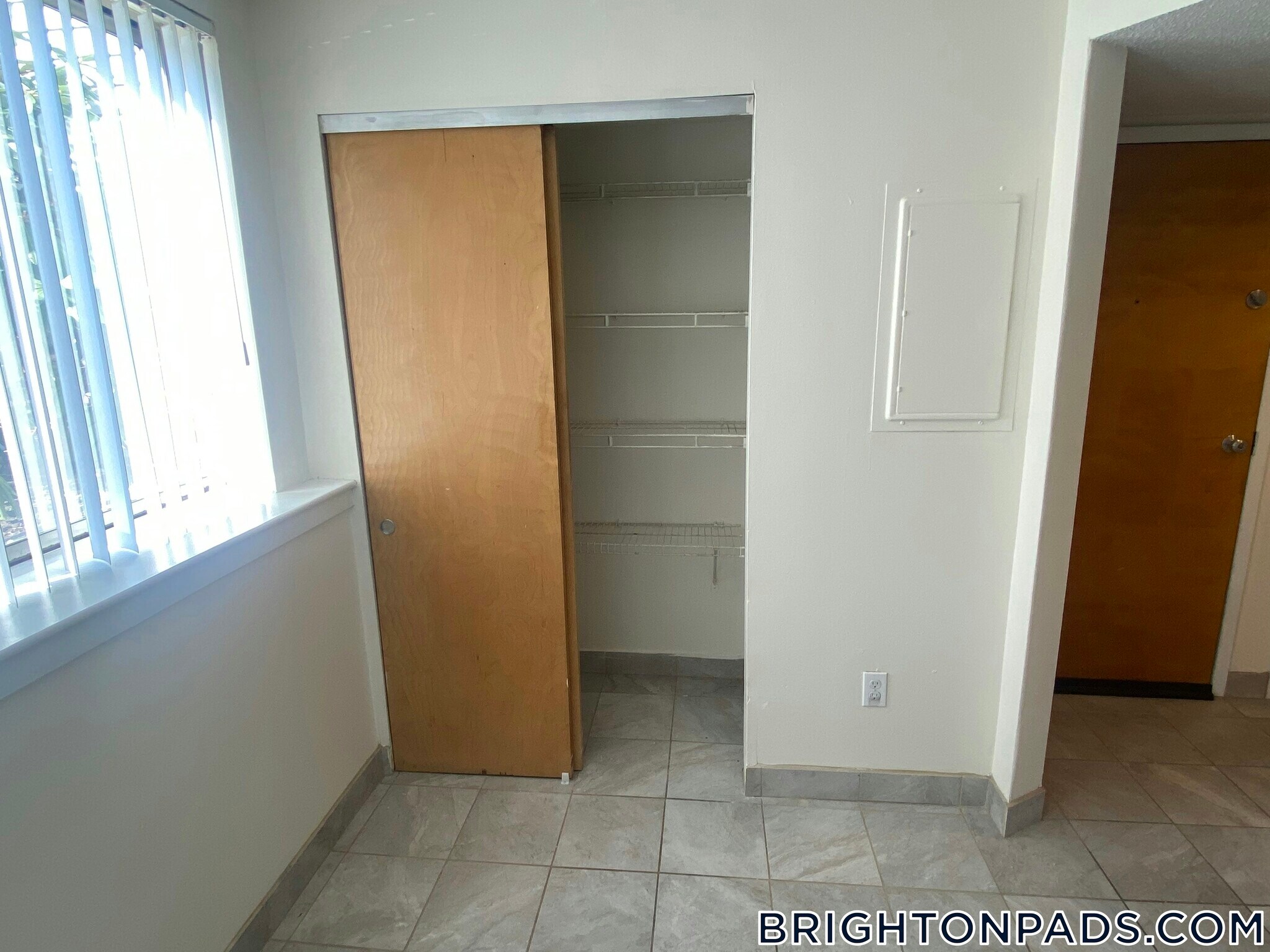 Building Photo - 140 N Beacon St