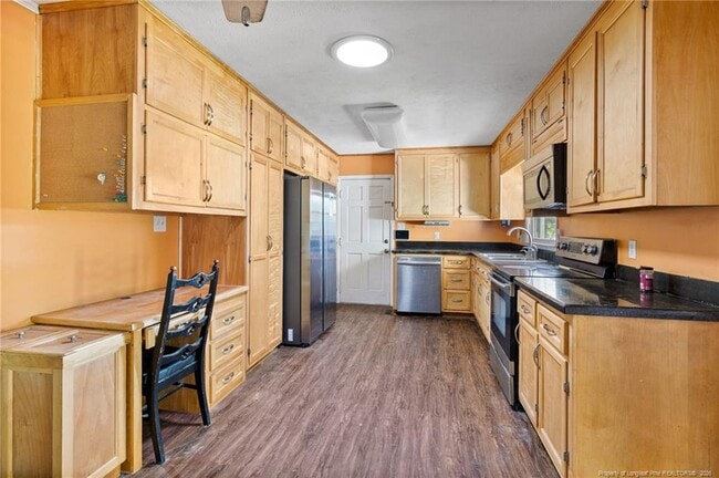 Building Photo - 2815 Skycrest Dr