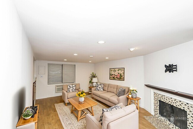 Building Photo - 1318 A St SE