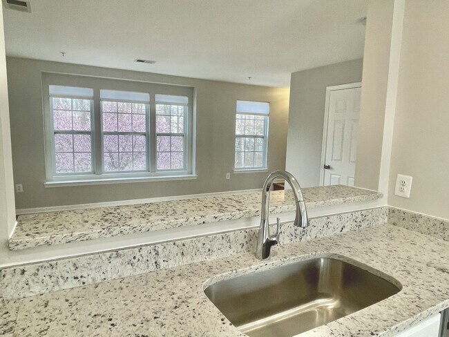 Building Photo - 12430 Horseshoe Bend Cir