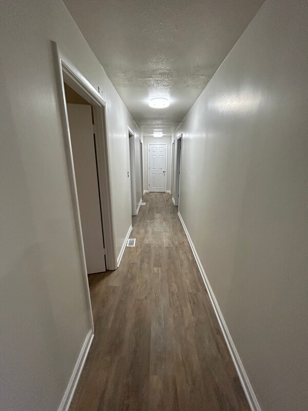 Building Photo - 755 E 104th St