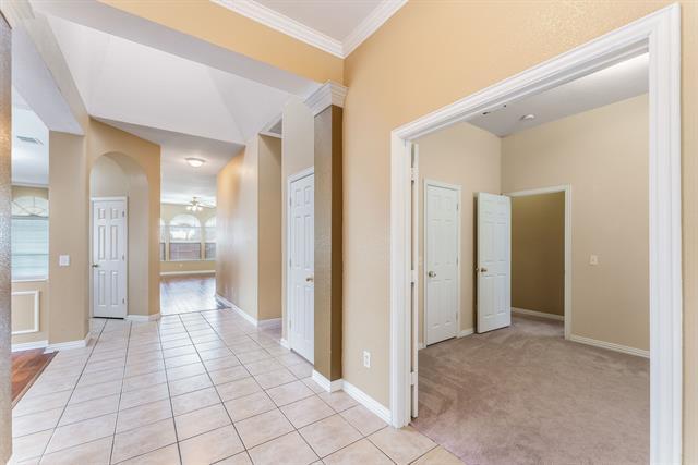 Building Photo - 2832 Bluffview Dr