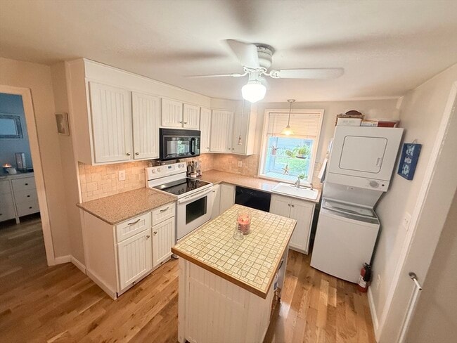 Building Photo - 37 Beechwood Pl