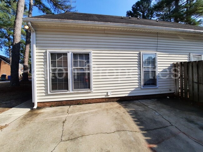 Building Photo - 1601 Willowby St