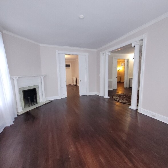 Building Photo - 233 S Prospect St