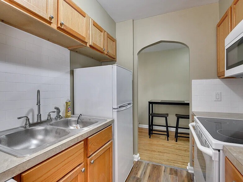 Building Photo - 4611 Wakeley St