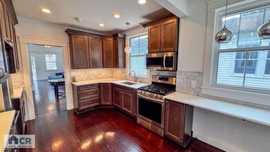 Building Photo - 6bd/3ba with Central AC Walking Distance to Campus. Text 510-631-1171 for more info!