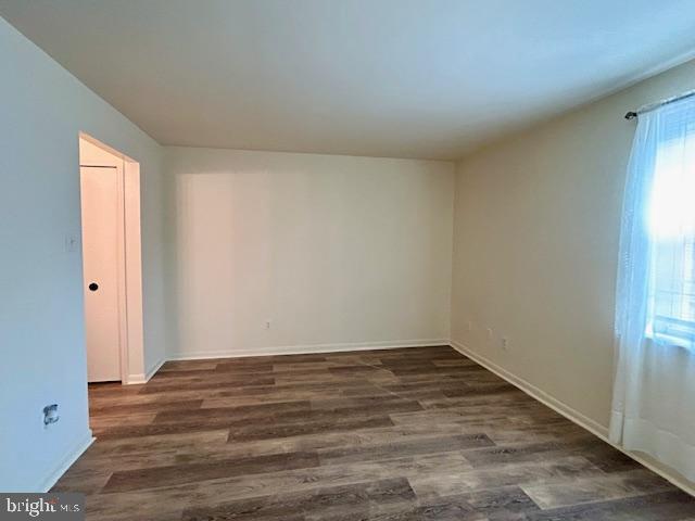 Building Photo - 10 Kettle Ct