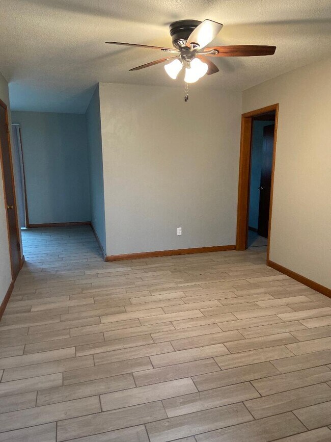 Building Photo - 1506 Canterbury St