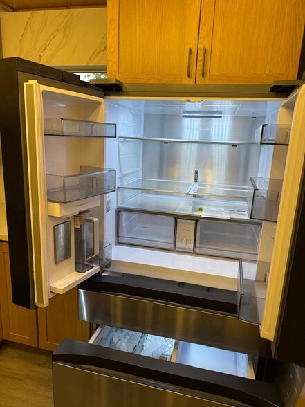 Building Photo - 27533 Calinda