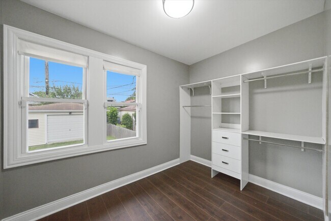 Building Photo - 8326 S Luella Ave