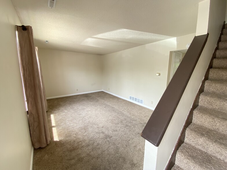 Building Photo - 4327 Ludwick Blvd