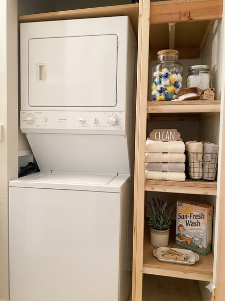 Building Photo - 2423 Poplar St SE