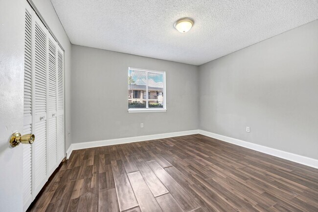 Building Photo - cpg4