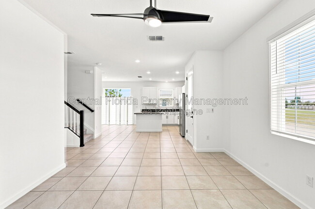 Building Photo - 865 Spring Palms Lp