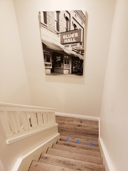 Building Photo - 500 W Harbor Dr