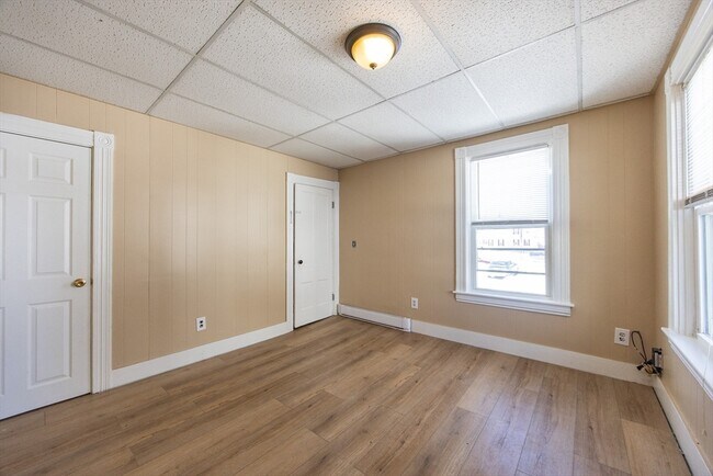 Building Photo - 28 Richmond St