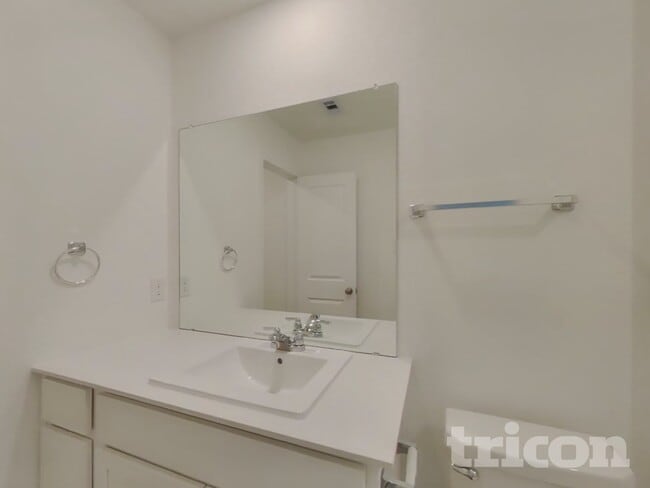 Building Photo - 13035 Shells Ln