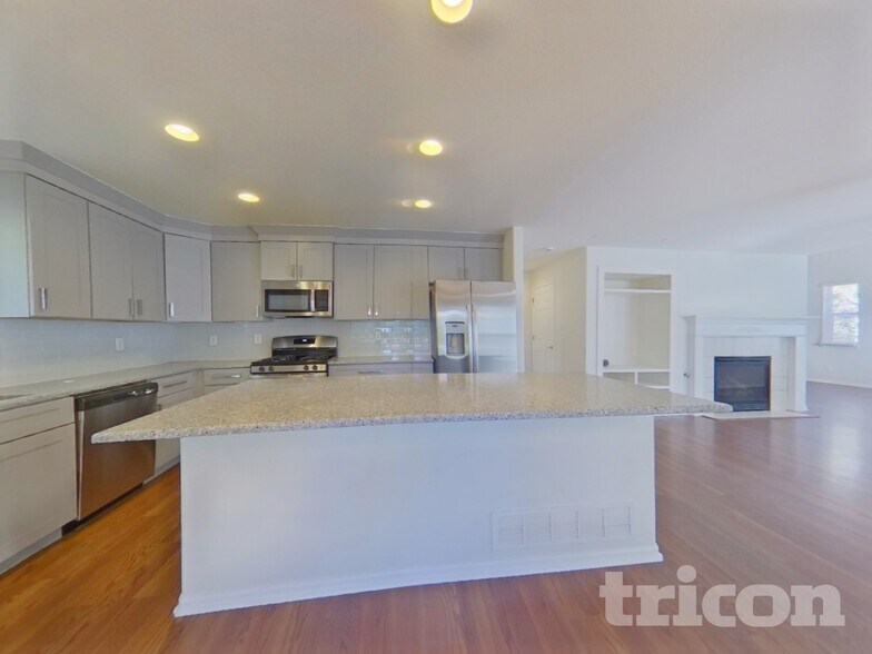 Building Photo - 1129 S Duquesne Cir