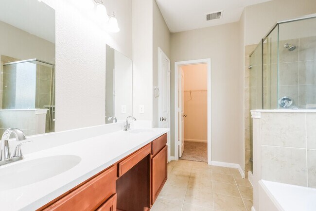 Building Photo - 3015 Rose Trace Dr